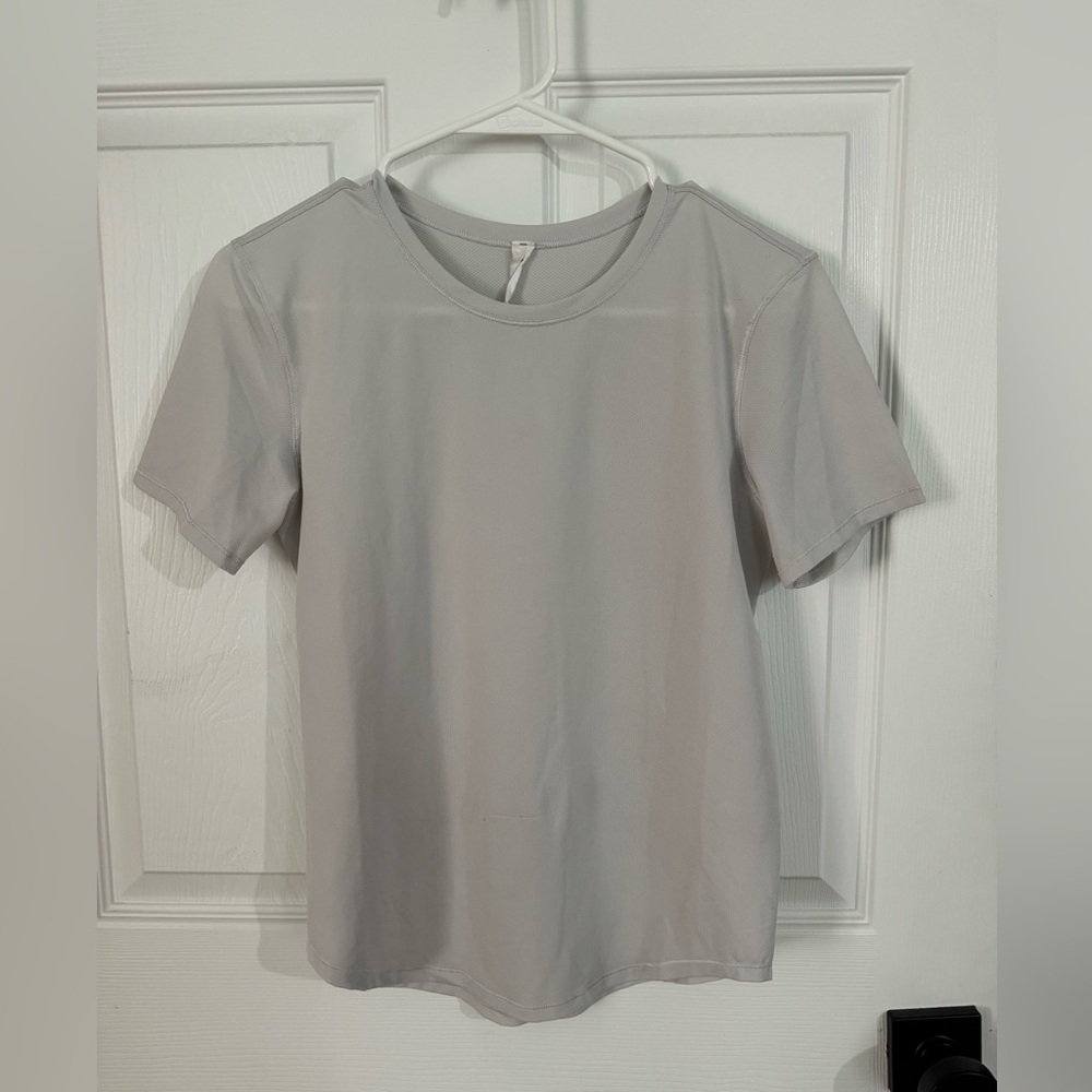 Lululemon Reflective Activewear Top SIZE 4- White/Gray